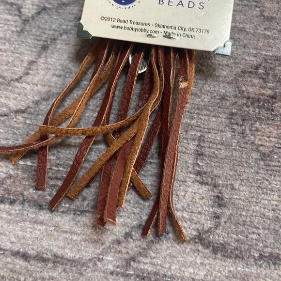 Poetic Spirit -Jewelry making accessory. Silver, Turquoise stone & brown leather - Picture 8 of 16